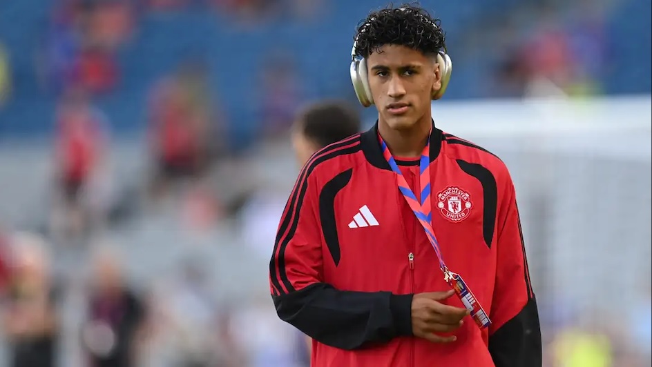 Carrick Sweats as Wonderkid JJ Gabriel Requests Man U Exit
